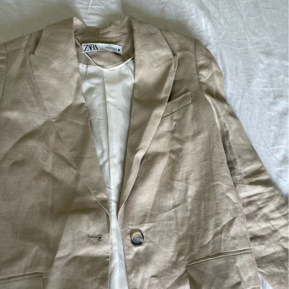 Linen blazer - Picture 2 of 5